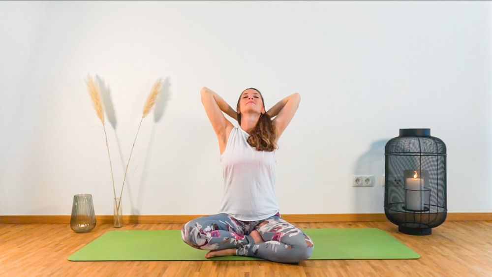 Online Yogakurs Schultern & Nacken entspannen